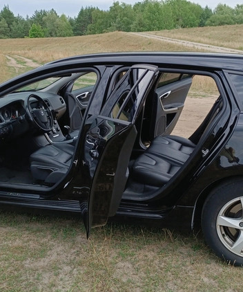 Volvo V60 cena 46500 przebieg: 197000, rok produkcji 2016 z Pyzdry małe 667